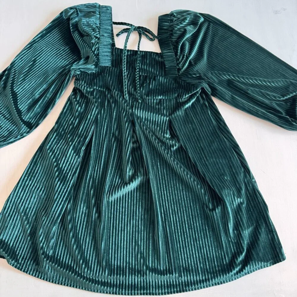 Women’s Mini Dress Emerald Green Medium Christmas Holiday Wicked Velvet Ribbed